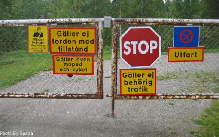 konstiga skyltar